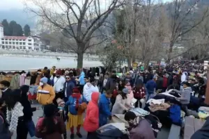 मैदान में गर्मी, नैनीताल में चरम पर पर्यटन सीजन