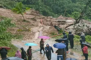 चीन के हुनान प्रांत में भारी बारिश और भूस्खलन में दो की मौत, चार लापता