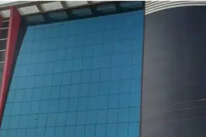 सुल्तानपुर: मुस्कान टावर पर चलेगा बुलडोजर, बैंक समेत कई बड़े संस्थानों के हैं दफ्तर