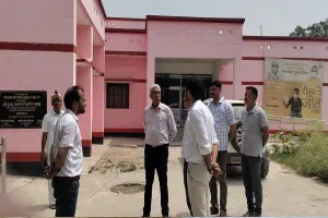 अयोध्या: मुख्य चिकित्सा अधिकारी ने तारुन व हैदरगंज सीएचसी का किया निरीक्षण, अधीक्षक को दी कड़ी चेतवनी
