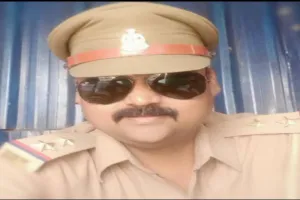 बाराबंकी: हैदरगढ़ कस्बा चौकी इंचार्ज पर हमला, बिल्ला नोचने का भी हुआ प्रयास