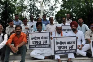 अग्निपथ योजना के विरोध में कांग्रेसियों का सत्याग्रह, कहा- बेरोजगारों का मजाक बना रही केंद्र सरकार