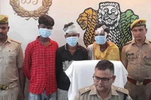 झांसी पुलिस ने छह घंटे के भीतर तीन शातिर लुटेरों को किया गिरफ्तार