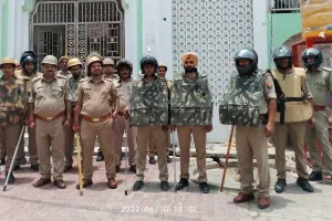 बाराबंकी: समुदाय विशेष के लोगों ने बंद रखी दुकानें, आपत्तिजनक पोस्ट डालने वाला गिरफ्तार