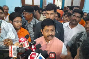 वोट के लिये जिन्ना को आदर्श बताने वाले अखिलेश की क्या बात करें: नंद गोपाल नंदी