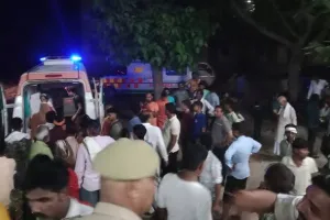 बाराबंकी: विवाह समारोह के लिए बनाए गए मंडप में लगी आग, एक दर्जन से अधिक झुलसे, सात की हालत नाजुक