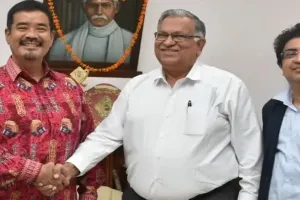 वाराणसी: जापान के राजनयिक ने किया बीएचयू का दौरा, कुलपति से की मुलाकात