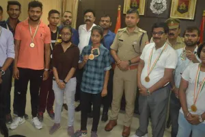 अयोध्या: शूटिंग में मेडल जीतने वाले खिलाड़ी किये गये सम्मानित