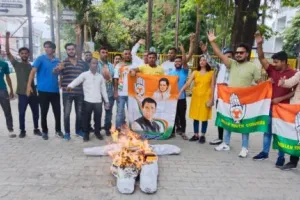 हल्द्वानी: राहुल गांधी से ईडी की पूछताछ पर भड़के कांग्रेसी, मोदी सरकार का पुतला फूंका