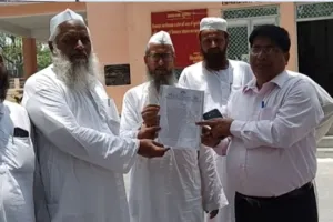 बहराइच: पैगम्बर हजरत मुहम्मद साहब के खिलाफ बयान देने वालों के विरुद्ध हो कार्यवाई, डीएम को सौंपा ज्ञापन