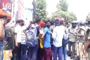 अग्निपथ पर रायबरेली में दूसरे दिन भी प्रदर्शन, शहर छावनी में तब्दील