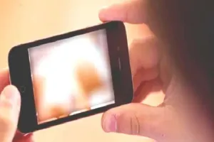 लखनऊ : डीसीएम ड्राइवर से रुपये लेते सिपाही का वीडियो वायरल