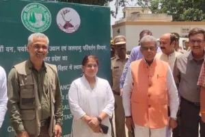 बहराइच: दुधवा से चलने वाली रेल बस का निरीक्षण करने पहुंचे वन मंत्री