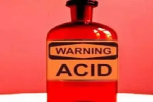 अमरोहा: जमीन पर कब्जा करने से मना किया तो दबंगों ने वृद्ध महिला पर डाला तेजाब