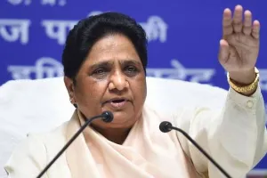 बुलडोजर एक्शन पर आया मायावती का रिएक्शन, योगी सरकार पर कसा शिकंजा, कहा- निर्दोषों के घर ढहाए जा रहे