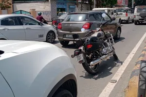 हल्द्वानी: बीच सड़क उलझा सिपाही, लगा दिया लंबा जाम