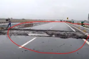 Video: उद्घाटन के 1 हफ्ते के अंदर ही बुंदेलखंड एक्सप्रेसवे की खुली पोल, हुआ ये हाल