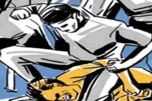 रामपुर: प्रेमिका से मिलने गए युवक को प्रेमी पक्ष के लोगों ने बंधक बनाकर पीटा