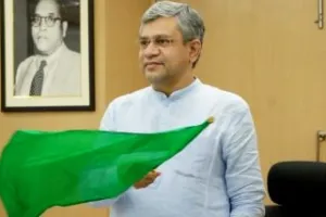 सरकार ने बताया- रेल किराए में मौजूदा समय में किस-किस को छूट दी जाती ?