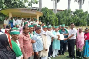 अयोध्या : एमएसपी समेत कई मांगों को लेकर किसान मोर्चा ने किया प्रदर्शन, सौंपा पीएम को सम्बोधित ज्ञापन