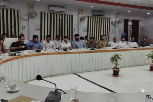 अयोध्या : सांप्रदायिक सौहार्द बिगाड़ने वालों पर रखी जाएगी नजर, डीएम ने दिए निर्देश