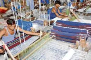 लखनऊ : बुनकरों को बीमा के लिए 15 लाख रुपये स्वीकृत, मिलेगी सहायता