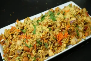 Bhelpuri: कुछ चटपटा खाने का है मन, तो झटपट तैयार करें स्वादिष्ट भेल पुरी
