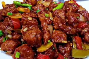 गोंडा : चिली पनीर के बदले एसडीएम को दी चिकन चिली की डिलीवरी, रेस्टोरेंट पर पड़ा छापा