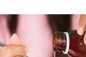 वाराणसी : रेलवे स्टेशन पर पकड़ी गयी अवैध कफ सिरप की 3355 बोतलें, नशे के लिए होता है इस्तेमाल