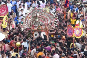 पुरी: रथयात्रा-जय जगन्नाथ के उद्घोष के साथ चार बजे घूमेगा पहिया