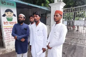 बरेली: मोहर्रम के दौरान टूटी सड़कें बन सकती हैं मुसीबत, दुरुस्त कराने की मांग, दिया ज्ञापन