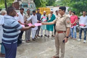 एक्शन मोड में बरेली पुलिस, अराजकता फैलाने वालों की खैर नहीं, क्रिमिनल्स को दिए रेड नोटिस