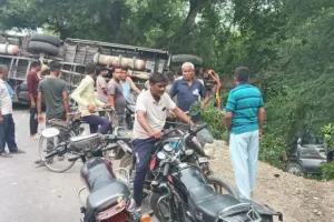 पीलीभीत: हाईवे पर रफ्तार ने फिर लीं दो और जान, एक गंभीर