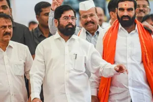 महाराष्ट्र में शिंदे सरकार का एक महीना पूरा, कैबिनेट विस्तार के अभी कोई संकेत नहीं