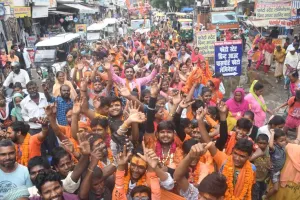 बरेली: सड़कों पर कांवड़ियों का लगा रेला, सोमवार को करेंगे जलाभिषेक