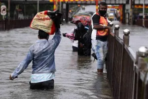 कर्नाटक के कई हिस्सों में बारिश का प्रकोप जारी, उत्तरी जिलों में बाढ़ की चेतावनी