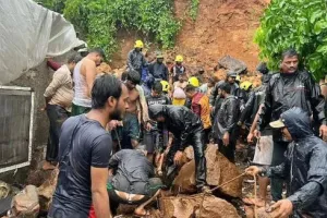 बाढ़-बारिश से आफत: महाराष्ट्र के पालघर में भूस्खलन, दो लोगों को बचाया गया, तीन के फंसे होने की आशंका