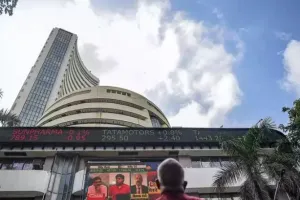 जरूरी जानकारी : शुरुआती कारोबार में सेंसेक्स 339.81 अंक चढ़ा, निफ्टी 16,011 पर आया