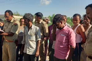 पीलीभीत: सड़क किनारे मिला ग्रामीण का शव, हत्या का शक, पुलिस जांच में जुटी