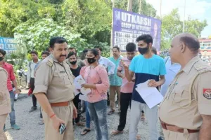 बरेली: नीट का पेपर देने आए उत्कर्ष कॉलेज में परीक्षार्थियों का हंगामा, दिशा निर्देश की फोटो कॉपी ना होने पर गेट पर रोका 