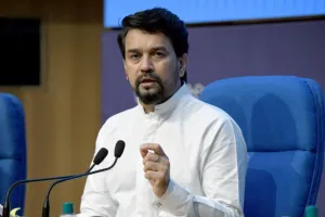 ओटीटी प्लेटफार्म संचालकों से कानून निषिद्ध सामग्री का प्रसारण नहीं करने की अपेक्षा : अनुराग ठाकुर