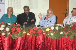 बरेली: पुरुषों की तुलना में महिलाओं के घुटने ज्यादा कमजोर