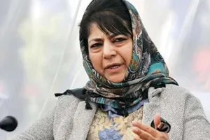 ‘हर घर तिरंगा’ मुहिम: मुफ्ती ने तिरंगा खरीदने के लिए लोगों को मजबूर करने का लगाया आरोप