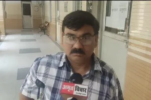 लखनऊ : अधिकारी से लेकर मंत्री तक के चक्कर काट चुके हैं अशोक कुमार, दिव्यांग डाक्टर ने डिप्टी सीएम से मिलकर सुनाई अपनी कहानी