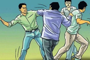 मुरादाबाद : वाहन खड़े करने को लेकर आपस में भिड़े व्यापारी और छात्र, आरोप-प्रत्यारोप लगाते हुए कोतवाली पहुंचे