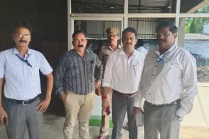 बाराबंकी : कई घंटे चली दो फैक्ट्रियों पर जीएसटी की छापेमारी, मचा हड़कंप