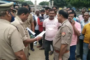 हरदोई : गल्ला मंडी में आढ़त से दिन-दहाड़े सवा लाख की लूट, पुलिस के लिए चुनौती बनी घटना