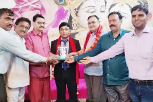 मथुरा: घुटने बचाने को साइकिलिंग करें या पैदल चलें- डॉ. भट्टाचार्य