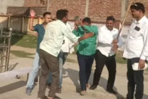 शाहजहांपुर: पैमाइश को लेकर प्रधान-पूर्व में चले लाठी-डंडे, कई घायल