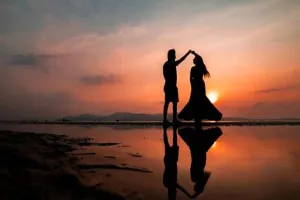 मोहब्बत तर्क की मैं ने गरेबाँ सी लिया मैं ने